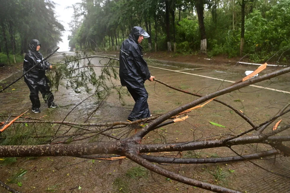 Heavy rains leave 5 dead in China’s north while Tropical Storm Maysak hits the south and Vietnam