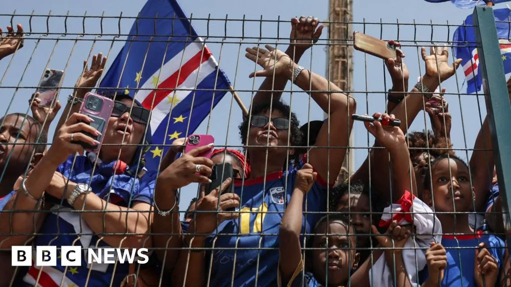 Thousands welcome home Cape Verde footballers after stunning World Cup run