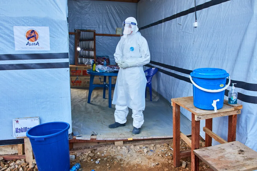Ebola deaths in Congo top 500 as health workers threaten to strike