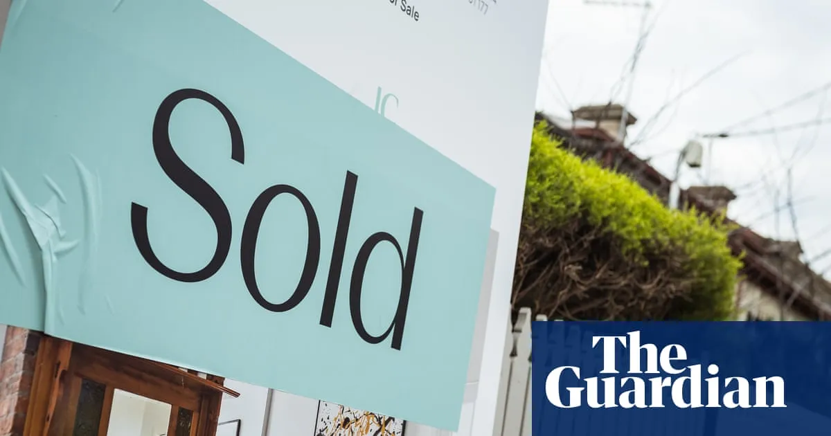 Higher-earning Australians flocking to 5% first home deposit scheme with some borrowers earning over $200,000