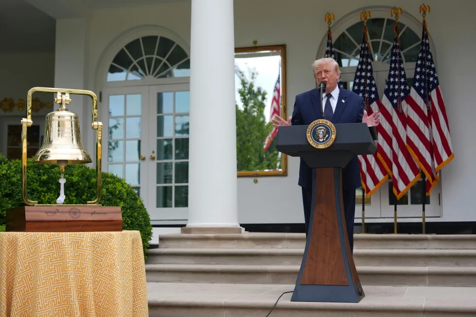 Trump says he’s building a White House helipad for a new, more powerful Marine One