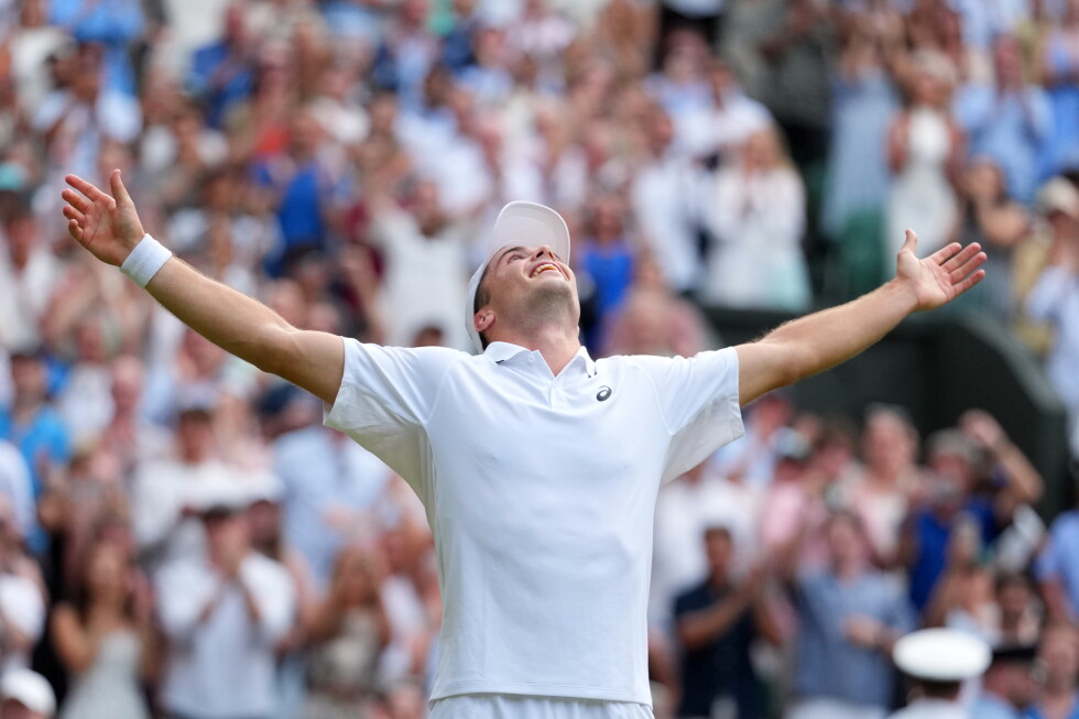 Arthur Fery becomes 1st British wild card to reach Wimbledon quarterfinals in professional era