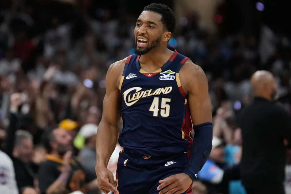 Donovan Mitchell agrees to 4-year, $273 million extension with Cavaliers, AP source says