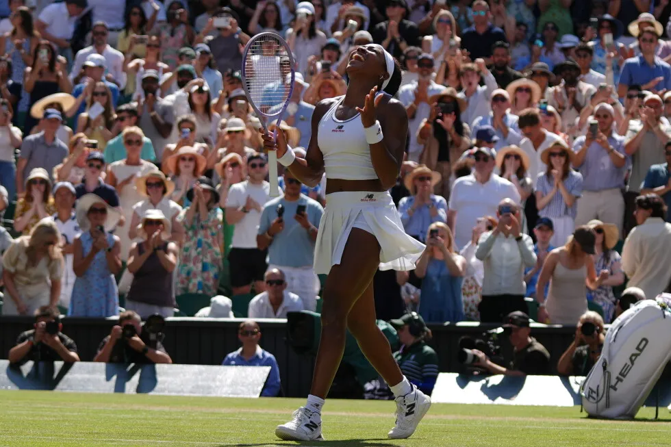 Coco Gauff beats Jessica Pegula to reach Wimbledon semifinals as temperature rises