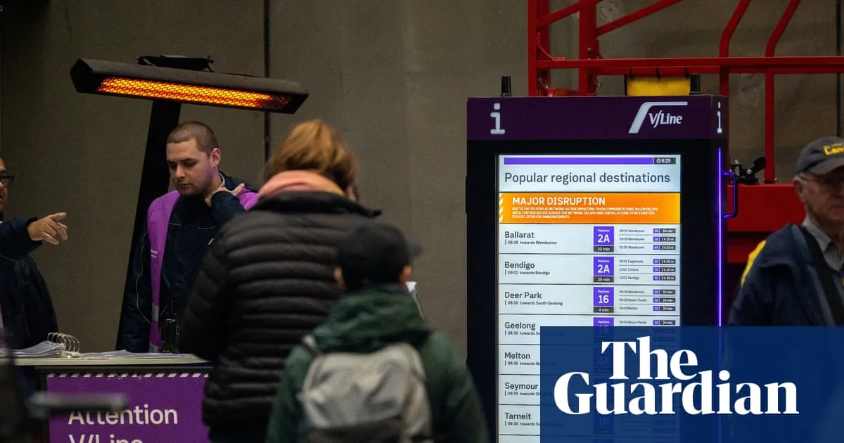 Major outage hits Telstra mobile network as thousands report they can’t make calls or access internet