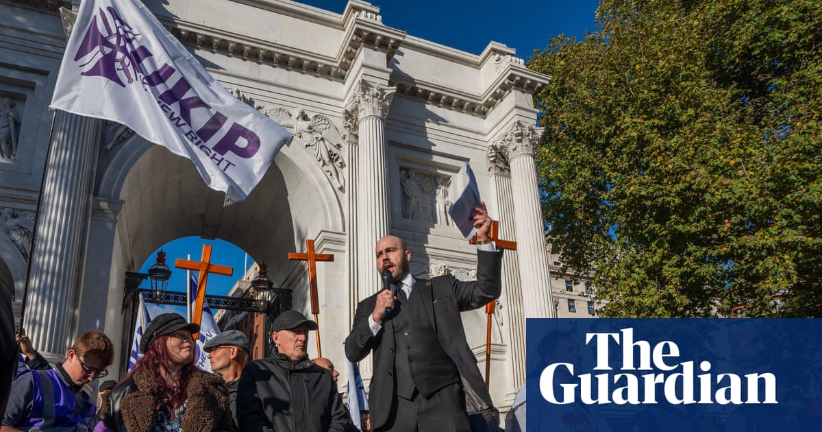 Two in five Britons think Muslims cannot integrate in UK, poll finds