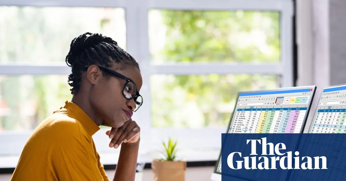 Women and university graduates in Australia most at risk of losing jobs to AI, report finds