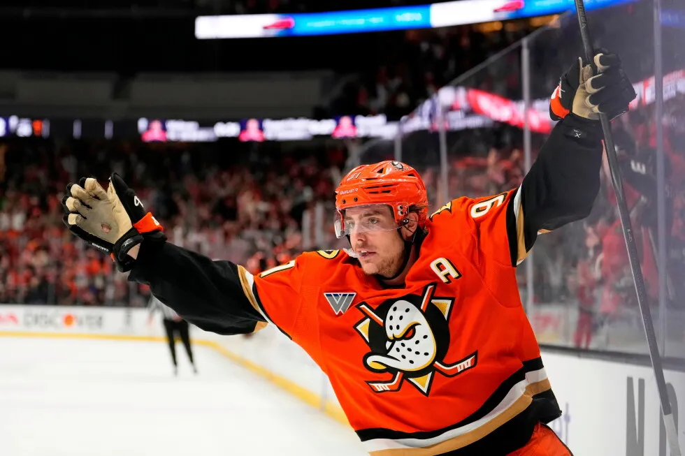 Anaheim Ducks keep Leo Carlsson, matching Flyers’ $90 million offer sheet for young center
