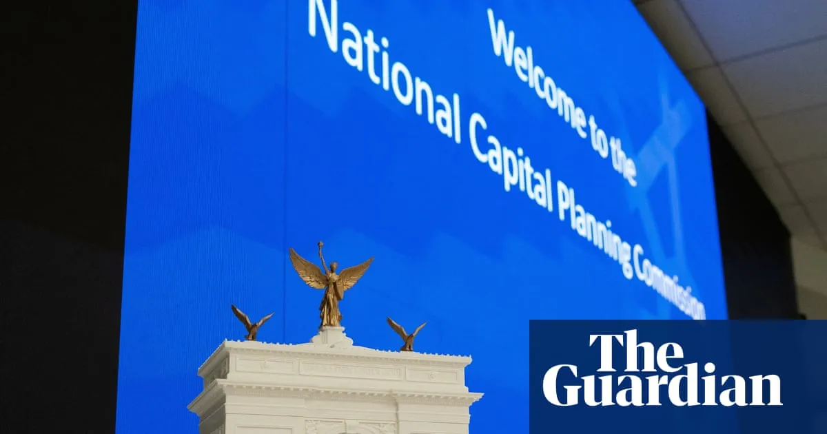 Trump’s proposed 250ft Washington arch clears key planning hurdle