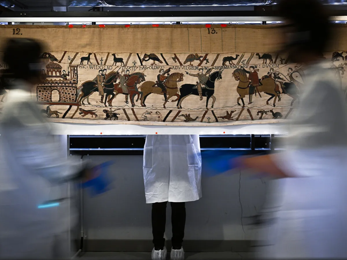 Bayeux Tapestry smuggled into Britain for first visit in 1,000 years