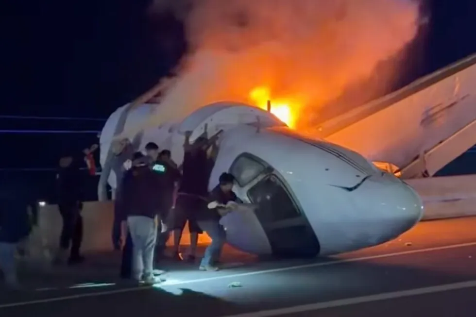 Both engines flamed out before small jet crashed in June on Texas highway, according to NTSB report