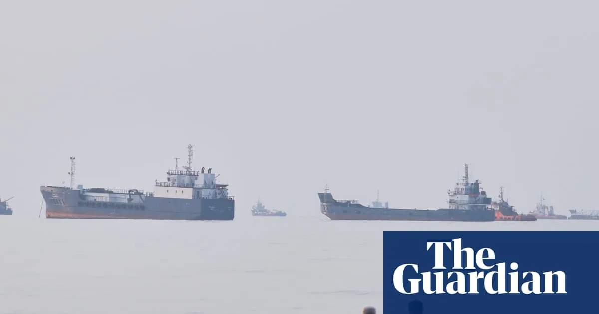US launches third night of strikes on Iran as Trump announces Hormuz blockade