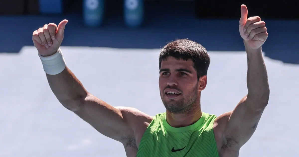 Alcaraz, Sabalenka cruise into Australian Open third round