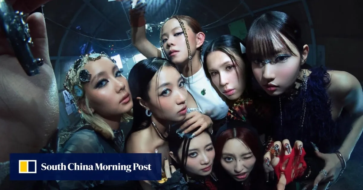 Hong Kong Book Fair: early birds slam chaotic queues to meet girl band Collar