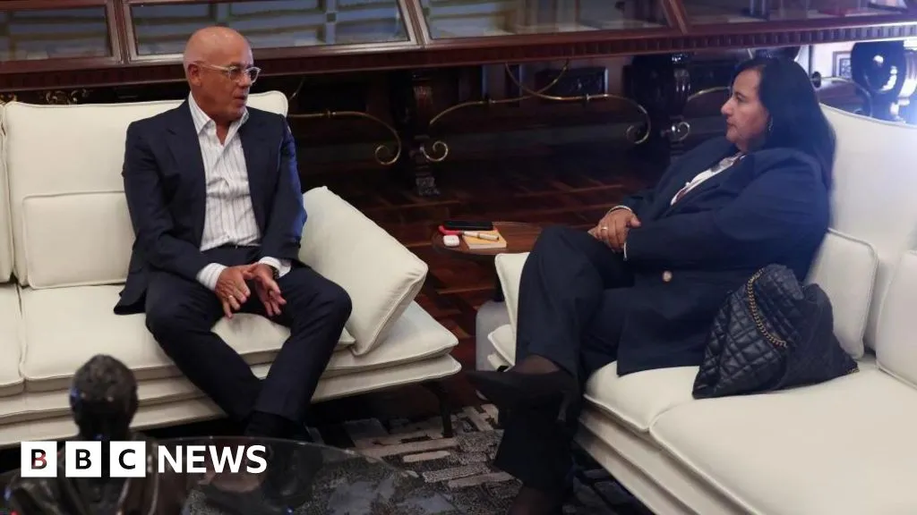 Venezuela government to launch formal talks with opposition members