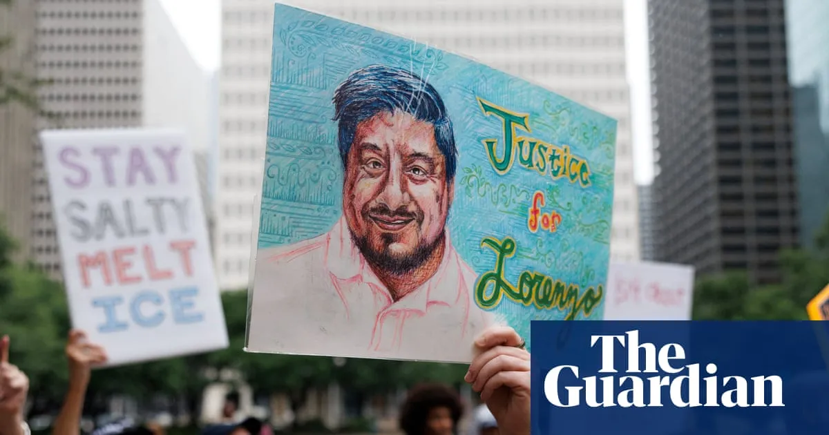 Trump says ICE should continue traffic stops after two men killed