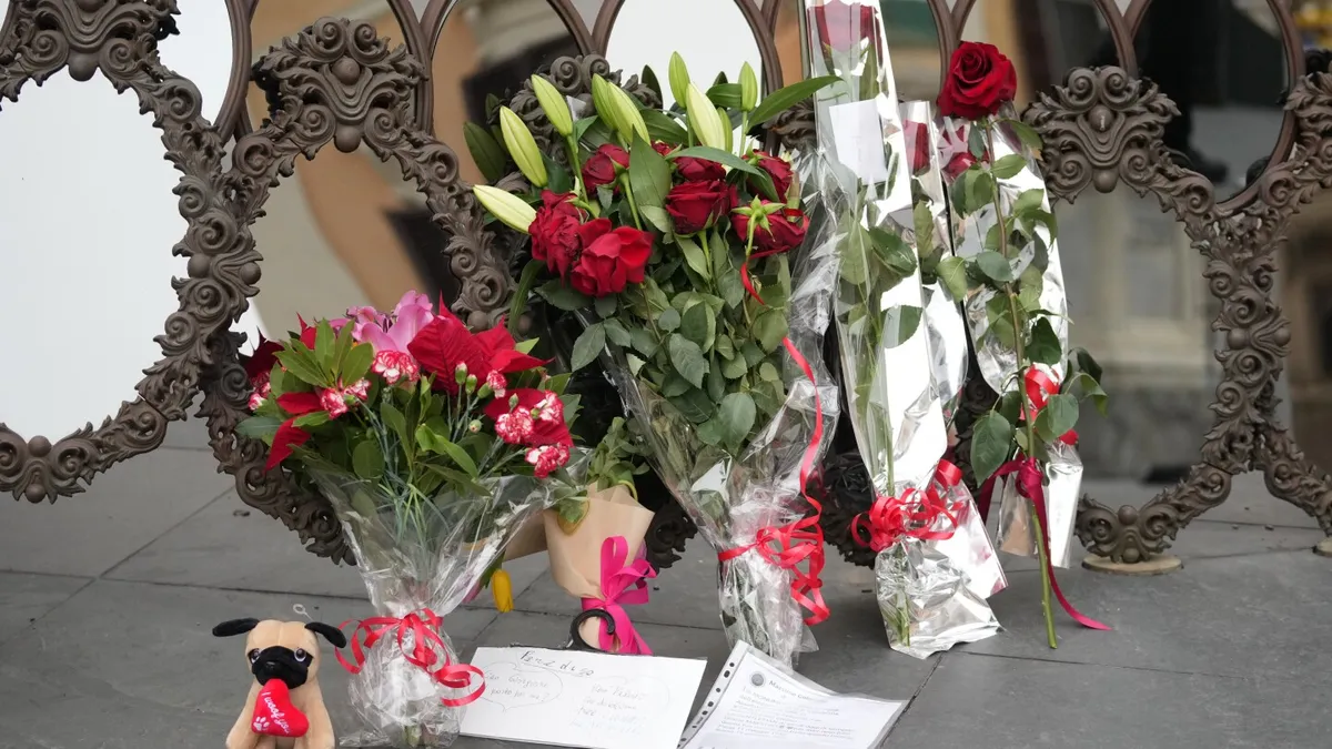 Rome pays its last tribute to fashion ‘emperor’ Valentino in a two-day public viewing