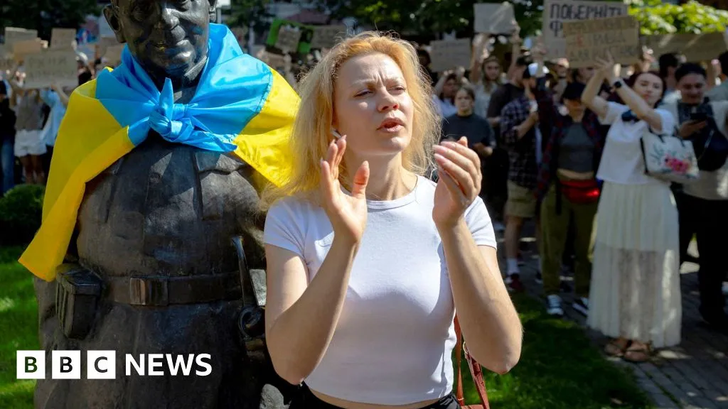 Protests in Ukraine's cities against Zelensky's removal of defence minister