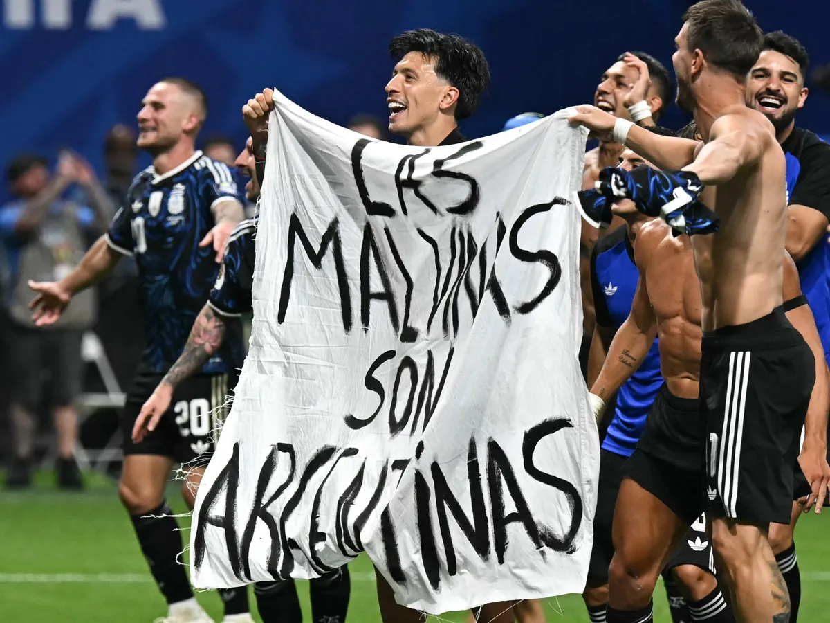 UK urges FIFA to investigate Argentina over World Cup Falklands banner
