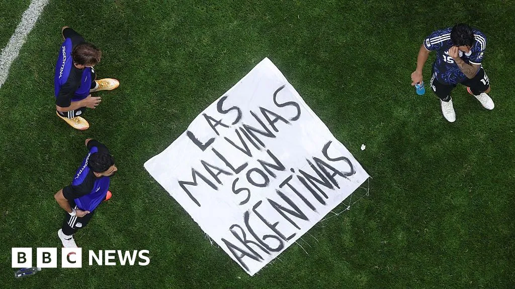 White House defends Argentina team over Falklands banner