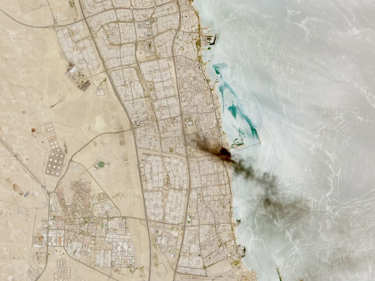 US hits Iran for eighth consecutive night, Iran returns fire on Gulf bases