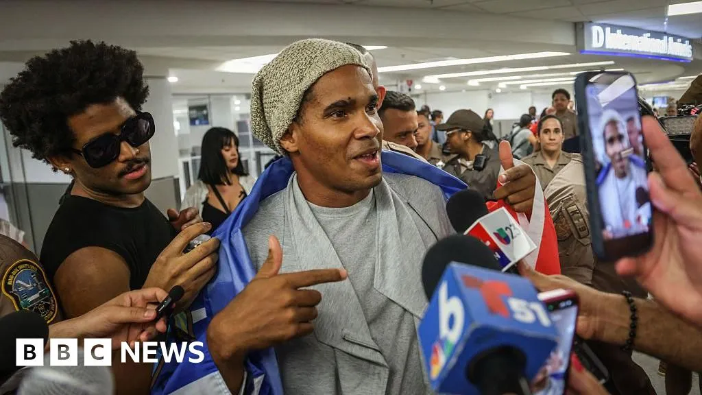 Cuban dissident Luis Manuel Otero Alcántara goes into exile in US