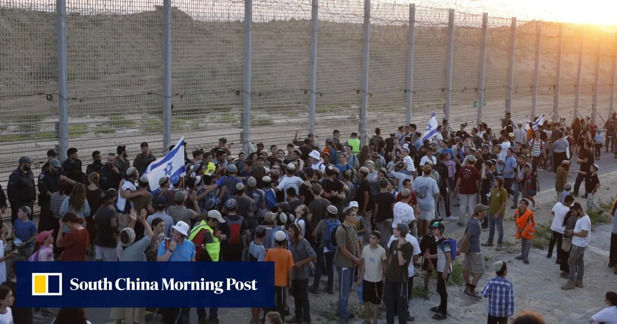 Israelis march to Gaza border demanding re-establishment of settlements