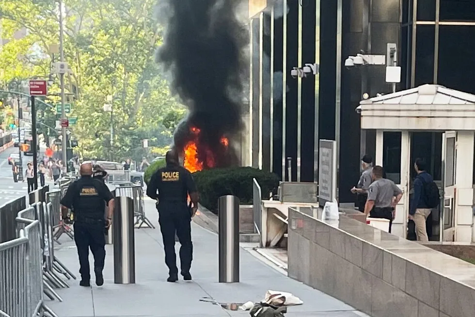 Ex-soldier started a fire and fired a pellet gun outside a New York federal building, FBI says