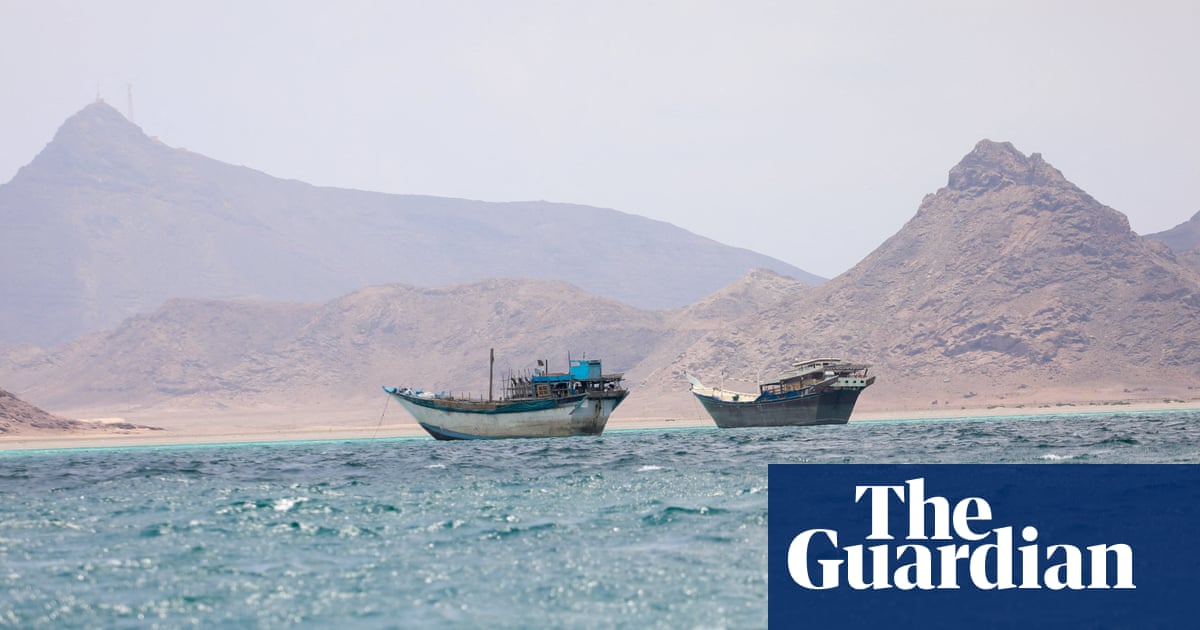 Houthis threaten to attack shipping tankers if they use Saudi Arabian ports on Red Sea