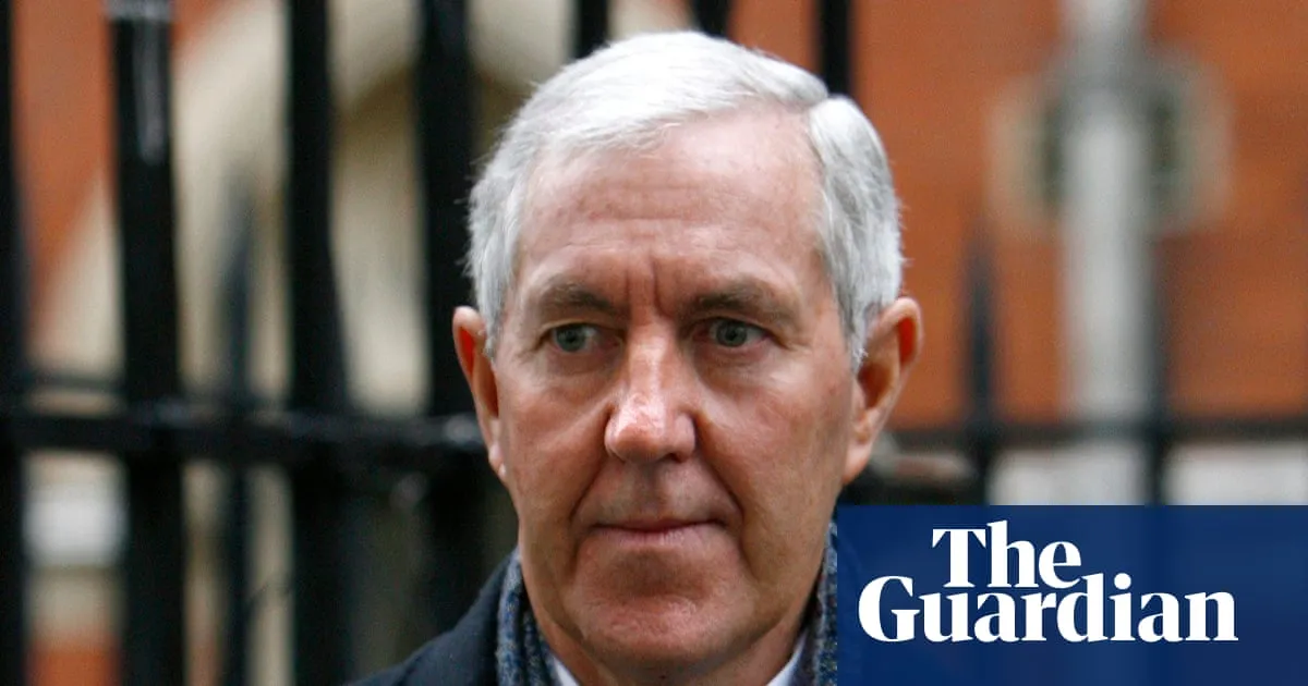 Former Met police chief admits force failed to properly control spycops unit