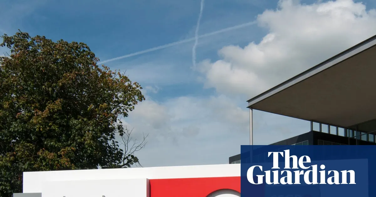 Segro board U-turns on £14bn takeover bid by US rival Prologis