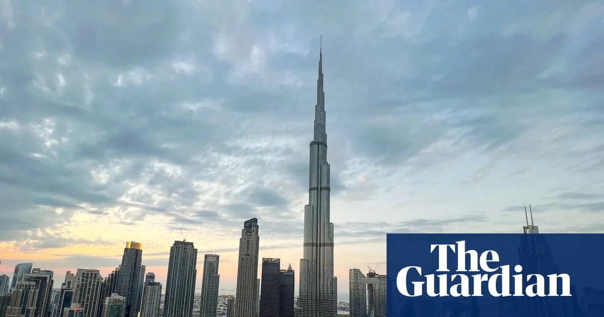 Dubai offers tourists benefits worth £610 as numbers plummet amid Iran war