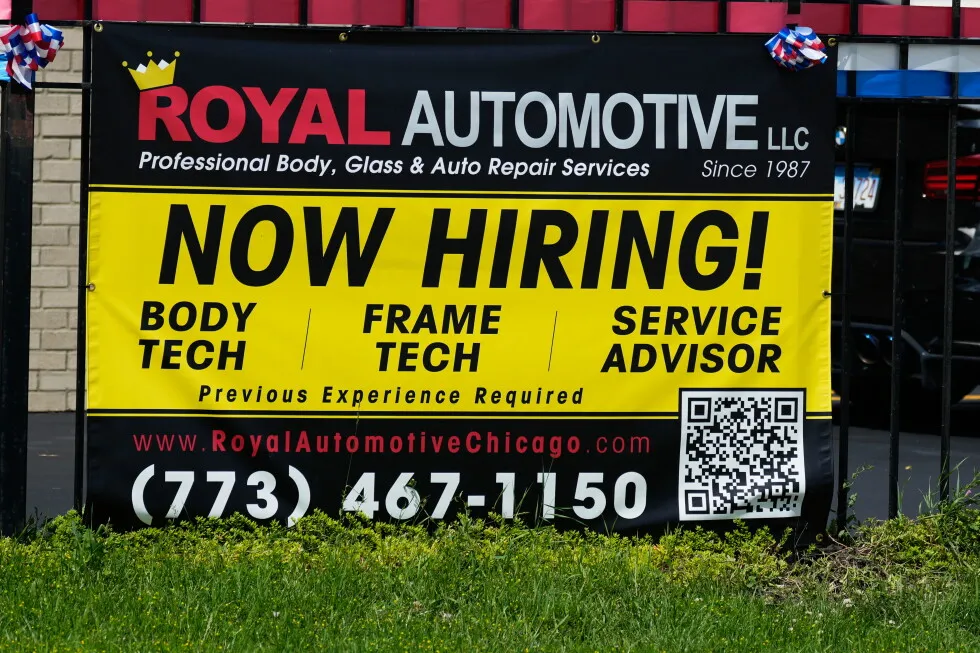 U.S. filings for unemployment aid fall to 187,000 last week, fewest in decades
