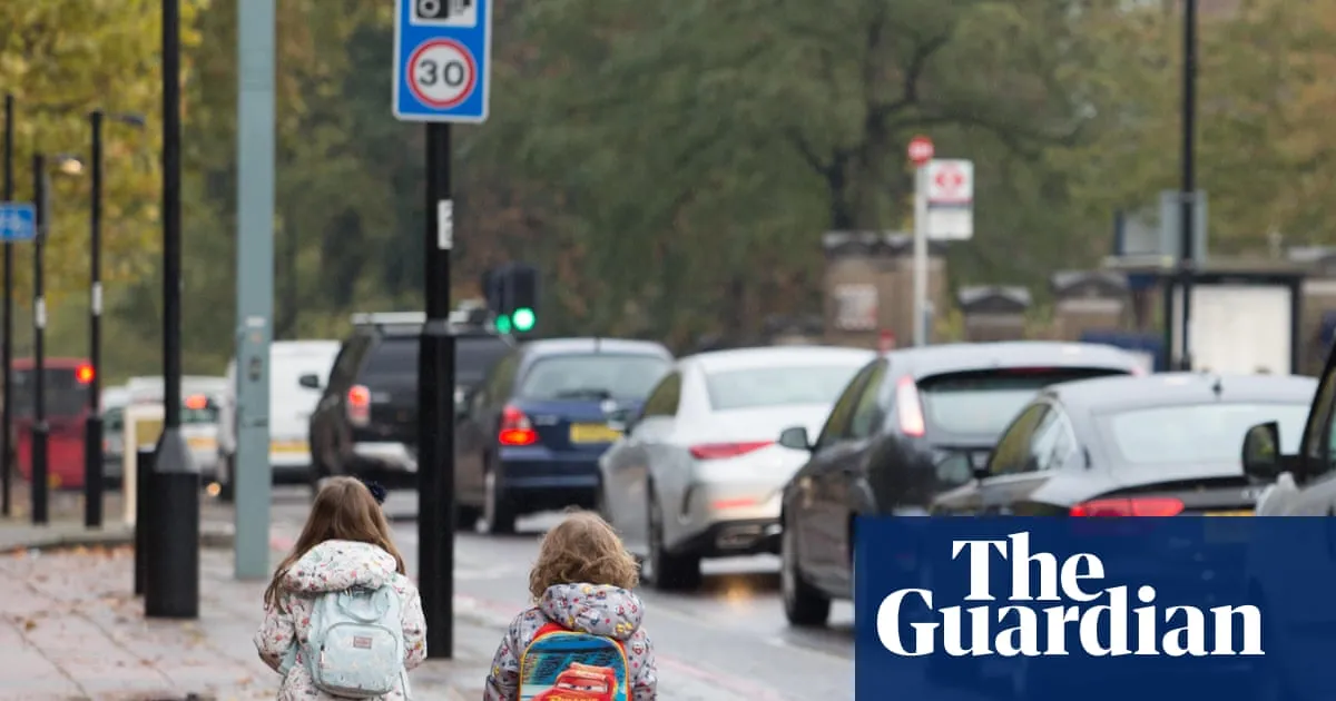 Poorest children in England 40% more likely to be hospitalised for lung infections