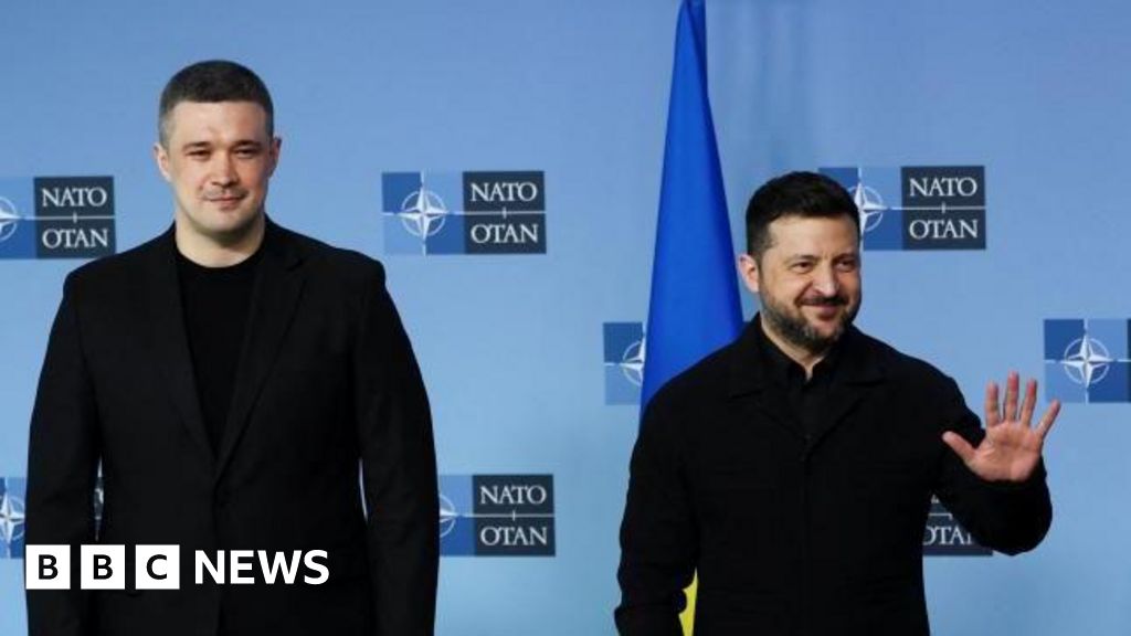 Ukraine's ousted defence minister insists on being reinstated