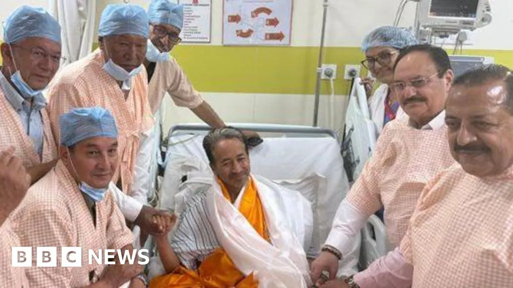 India activist ends hunger strike after 26 days