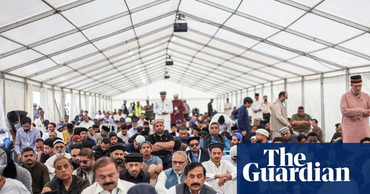UK’s largest Muslim event goes ahead with added security as hate crime rises