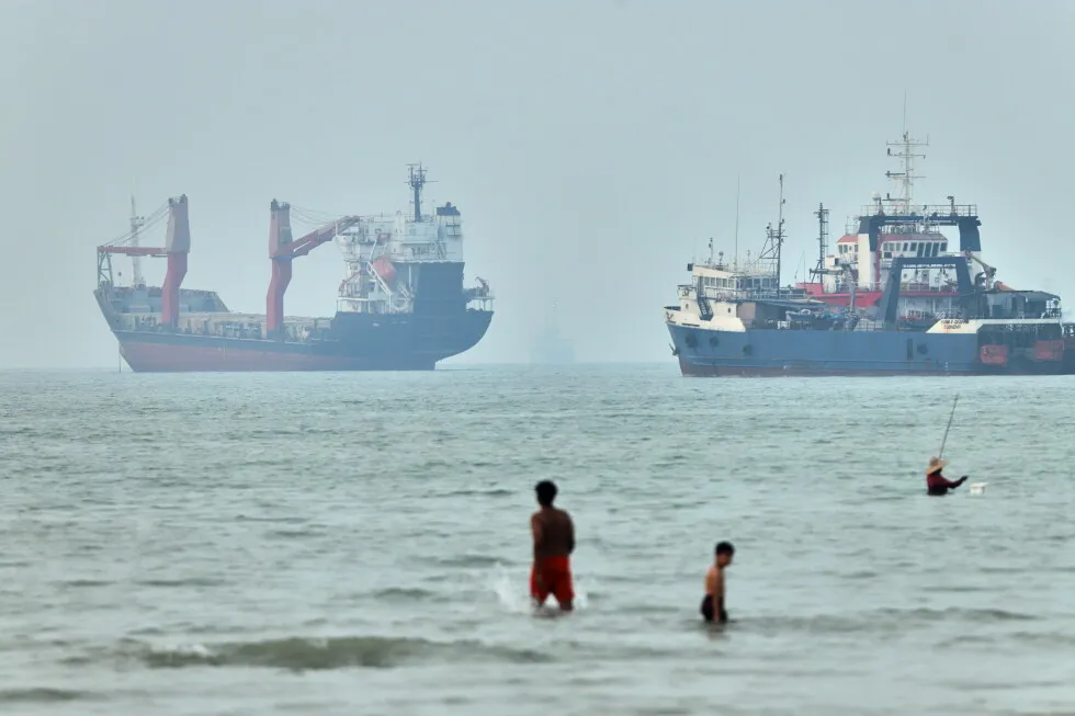 Oil prices ease after US and Iran pause their attacks