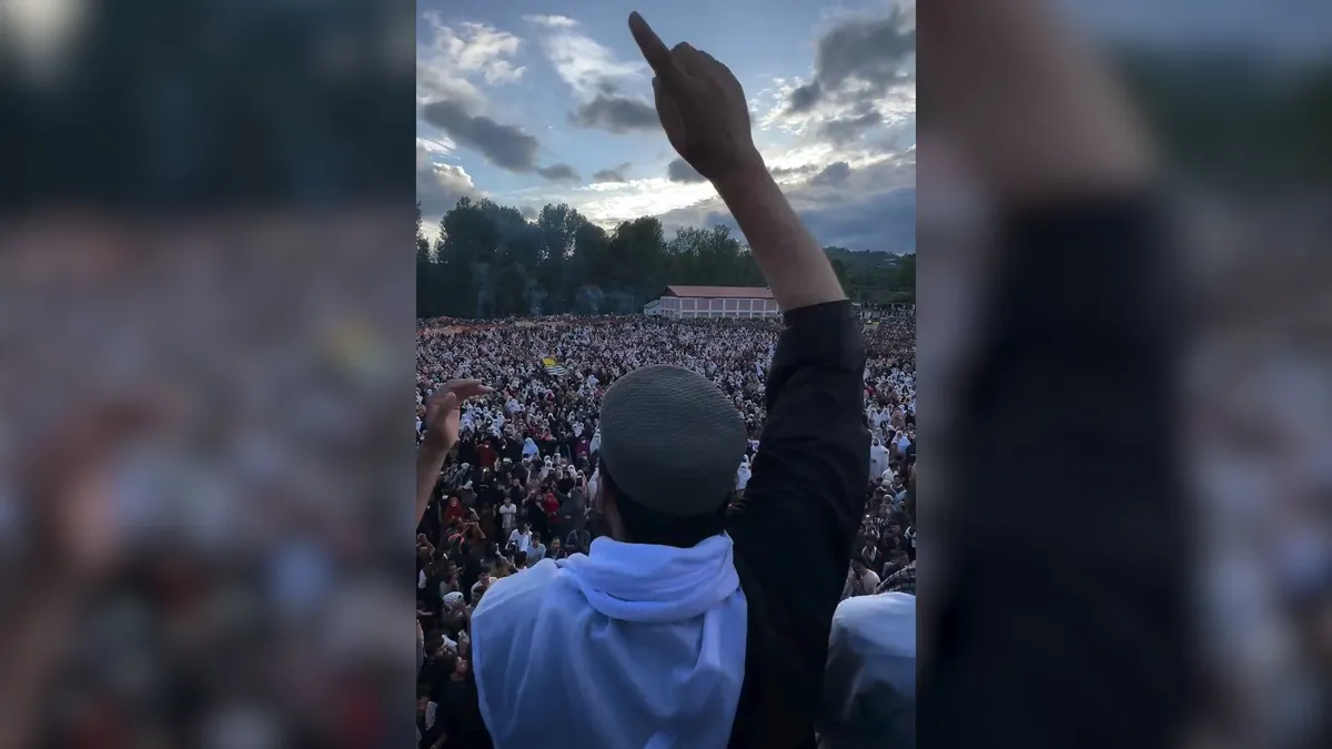 Thousands march in Pakistan-administered Kashmir amid election unrest
