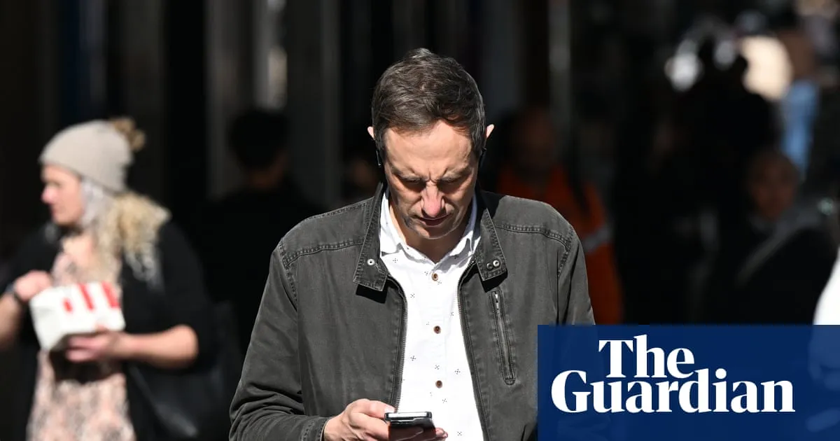 For a few seconds, AusAlert blared around parks, libraries and cinemas – but some didn’t get the alert at all