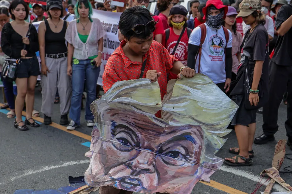 Philippine president to deliver key speech in the shadow of corruption scandal and political tension