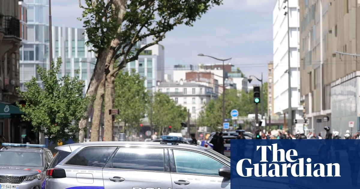Off-duty police officer detains man who attacked three women with knives in Paris