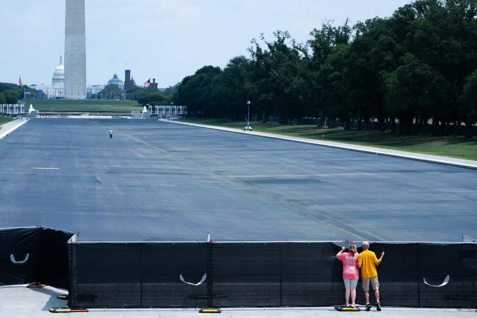 Ex-Olympian charged with damaging Reflecting Pool sees ‘irregularities’ in grand jury proceedings