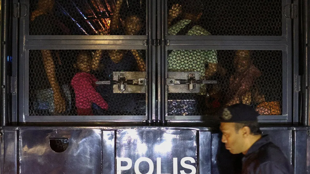 Malaysia detains more than 100 Rohingya seeking help from the UN