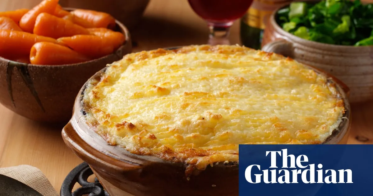 Cottage pie and glass of red, anyone? Britons shun salad despite heat in ‘reverse comfort eating’