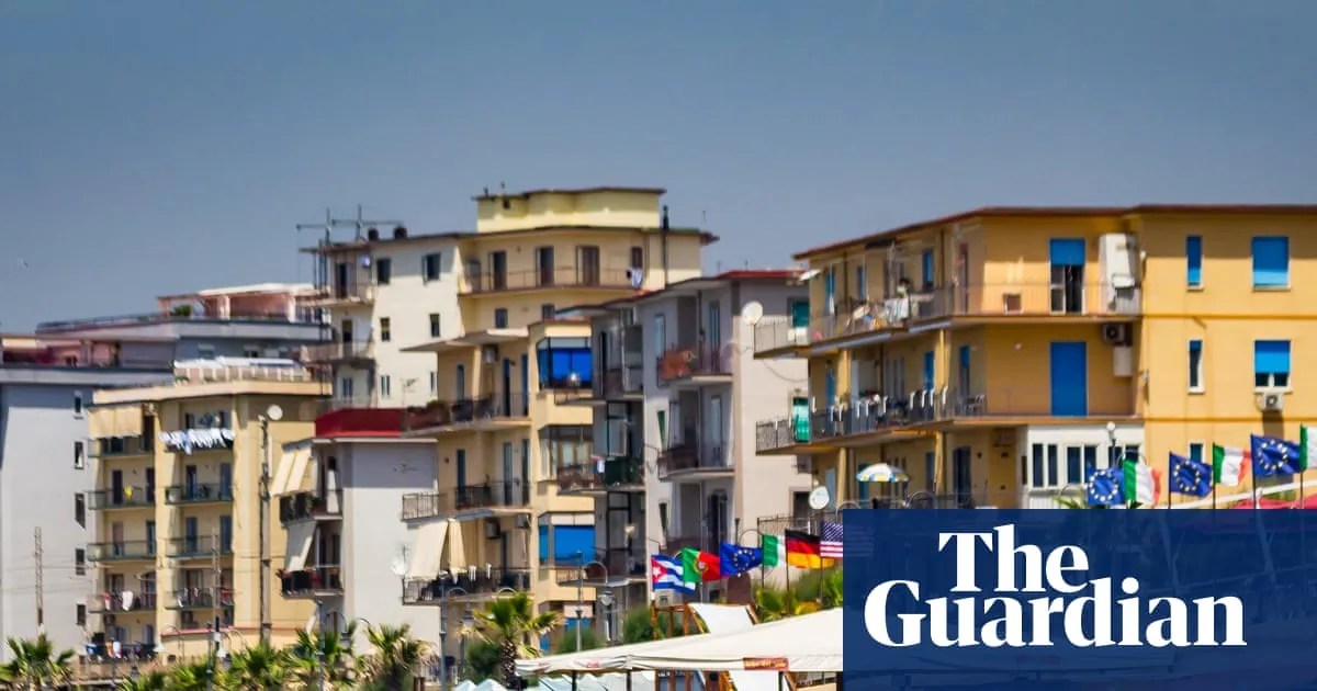 Dawn raid targets ‘umbrella cheaters’ reserving beach spots in Naples