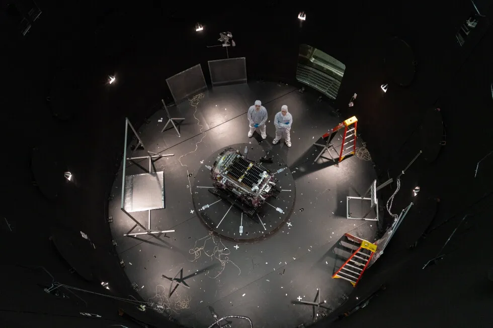 Private mission to rescue NASA’s aging telescope runs into its own trouble