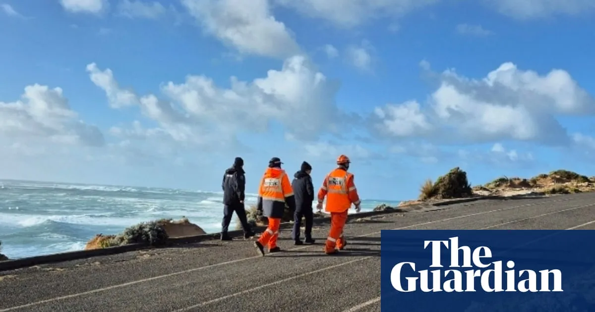 Mother and toddler’s deaths in South Australia investigated as murder-suicide as hopes for missing baby fade