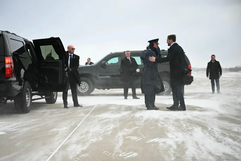 Vance heads to Minneapolis and says ‘far left’ should stop resisting immigration enforcement