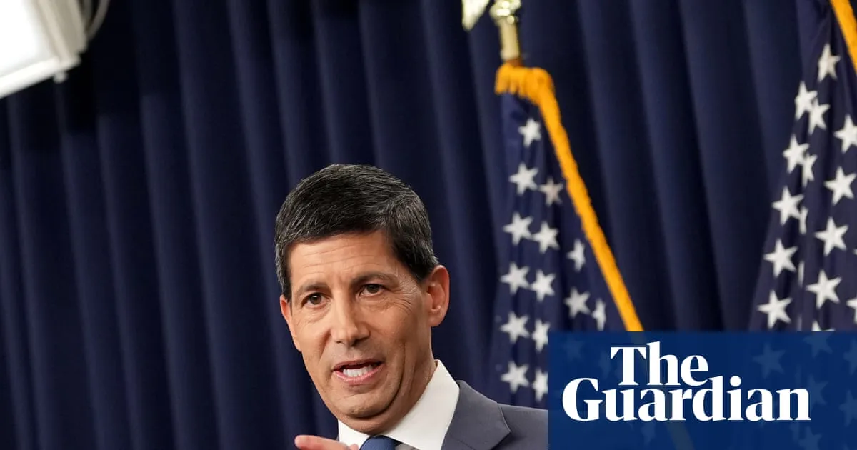 US borrowing costs hit 19-year high as Fed holds interest rates